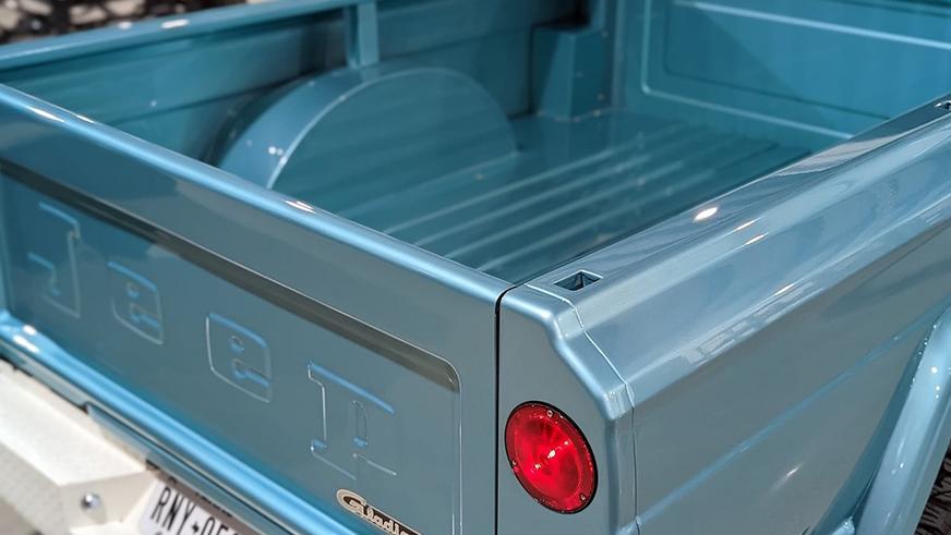 Рестомод 57-летнего пикапа Jeep получил 717-сильный мотор