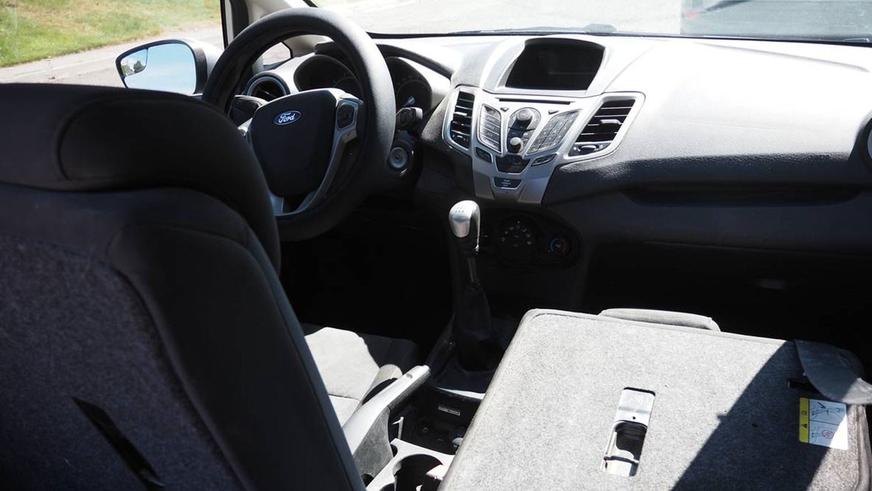 Знаменитая ультракороткая Ford Fiesta ищет нового хозяина
