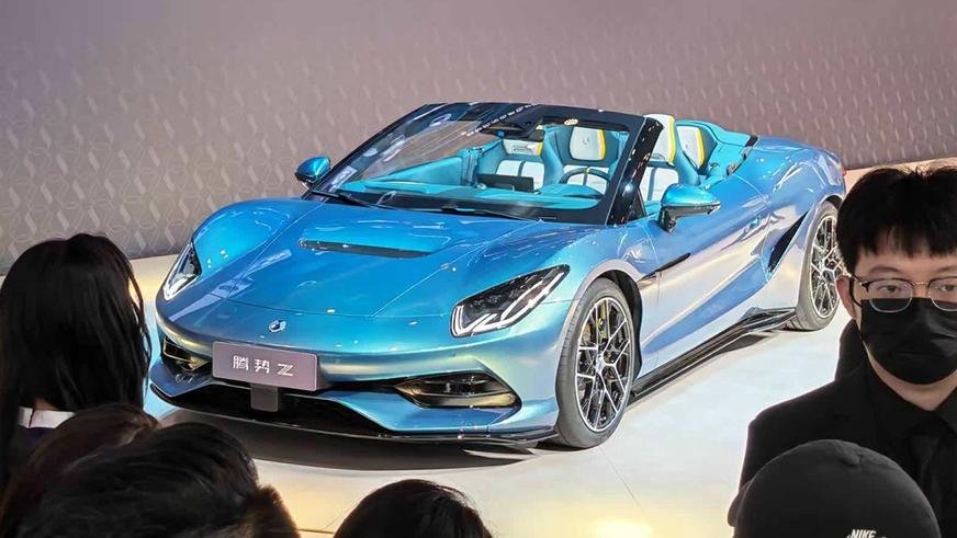 Denza показала открытый суперкар Z