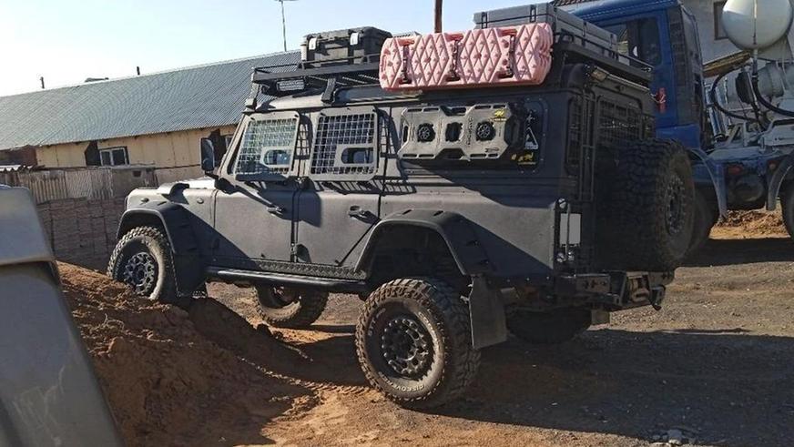 Land Rover Defender 2013 года выпуска