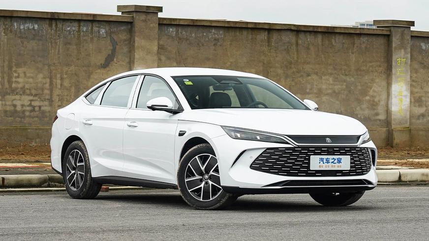 BYD улучшил гибридный седан Qin L. Известны цены