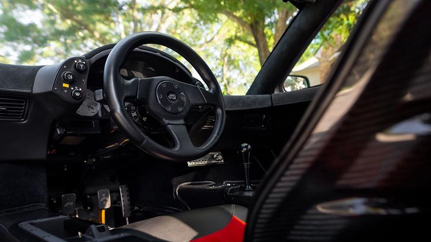 Единственный McLaren F1 с фарами от BMW Z1 пустят с молотка