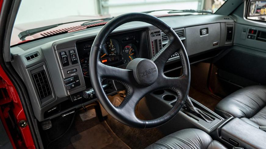 GMC Typhoon из 1990-х продали дороже Porsche Cayenne и Range Rover