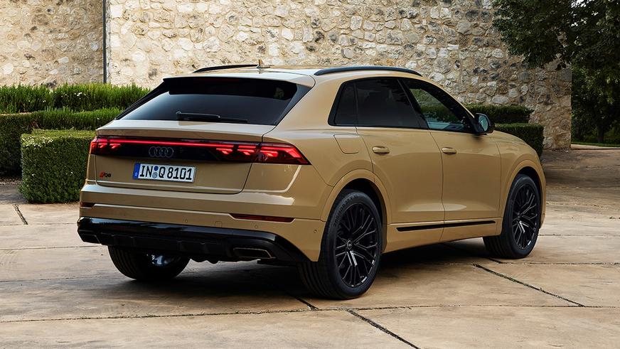 Обновлён кроссовер Audi Q8: новые фары и прежние двигатели