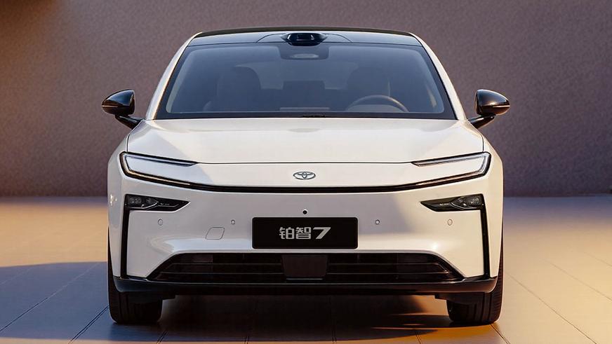 Электроседан Toyota bZ7 предложат в Китае за 14.6 млн тенге