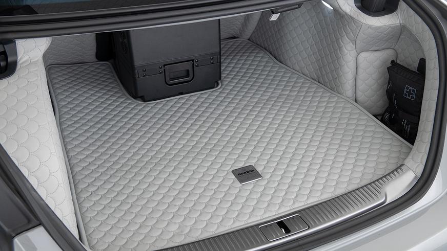 Монохромный Mercedes-Benz S-класса от Brabus: тысяча гибридных «лошадей»