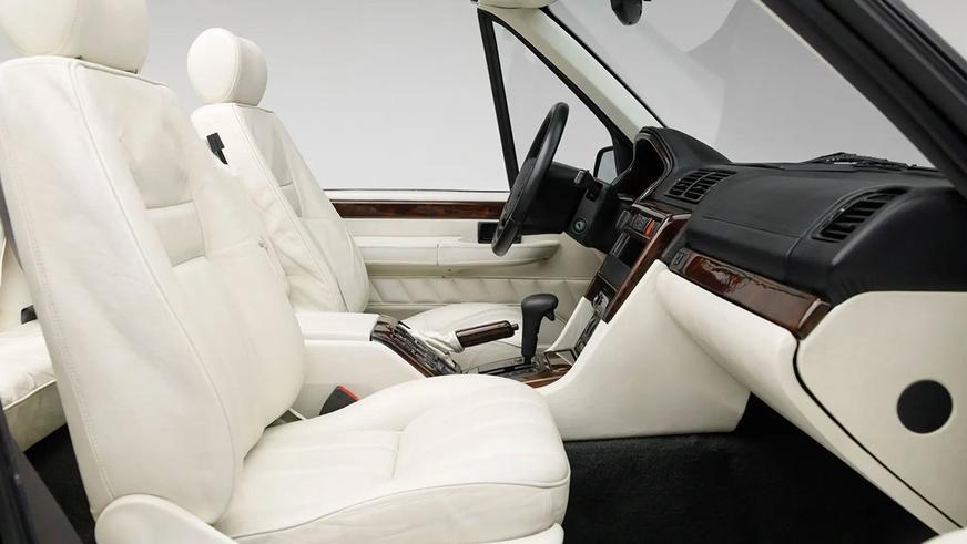 С молотка пустят Range Rover, похожий на Golf Cabriolet