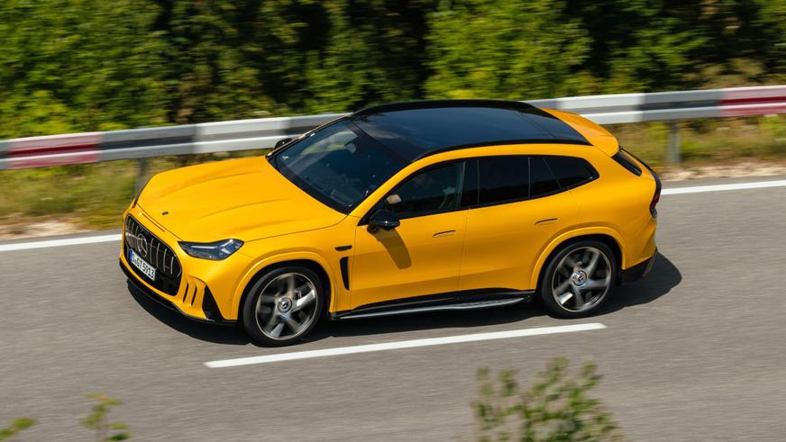 Представлен кроссовер Mercedes-AMG GT c 1169 силами