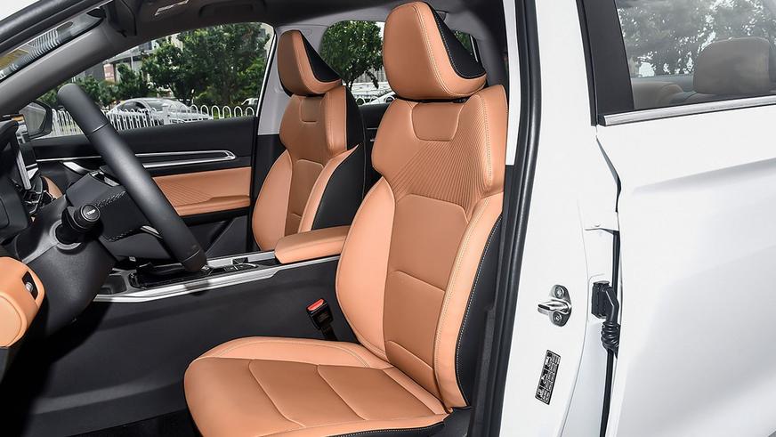 Geely снова обновит седан Emgrand: официальные фото