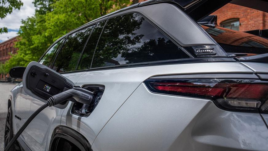 Представлен самый быстрый серийный Jeep. Это электрокар