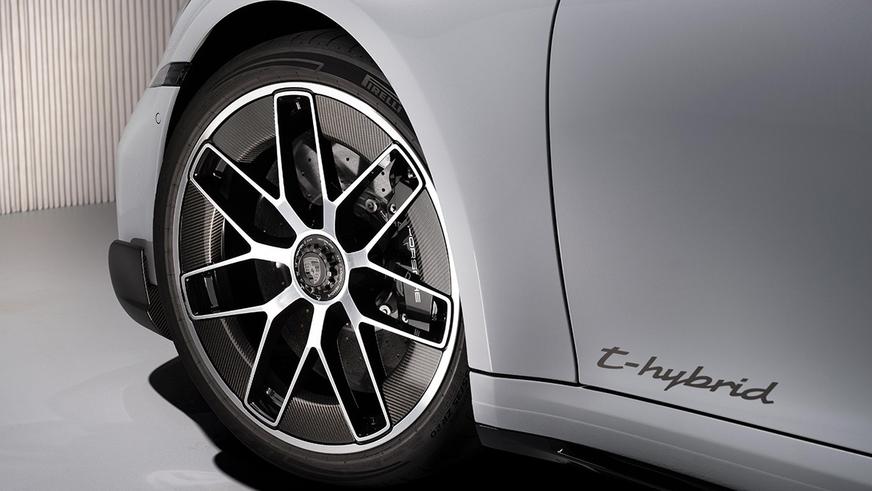 Porsche 911 Turbo S обновился и стал сверхмощным гибридом