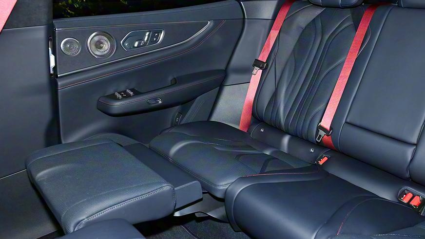 Обновлённый Zeekr 001 почти не подорожал в Китае