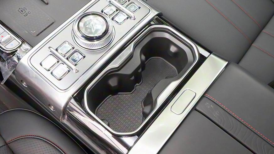 Новый Jetour стал первым автомобилем, форсировавшим реку Янцзы