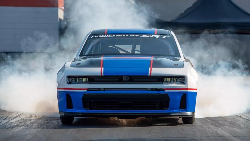 Dodge Charger всё же получил V8, но ездить на нём по дорогам нельзя