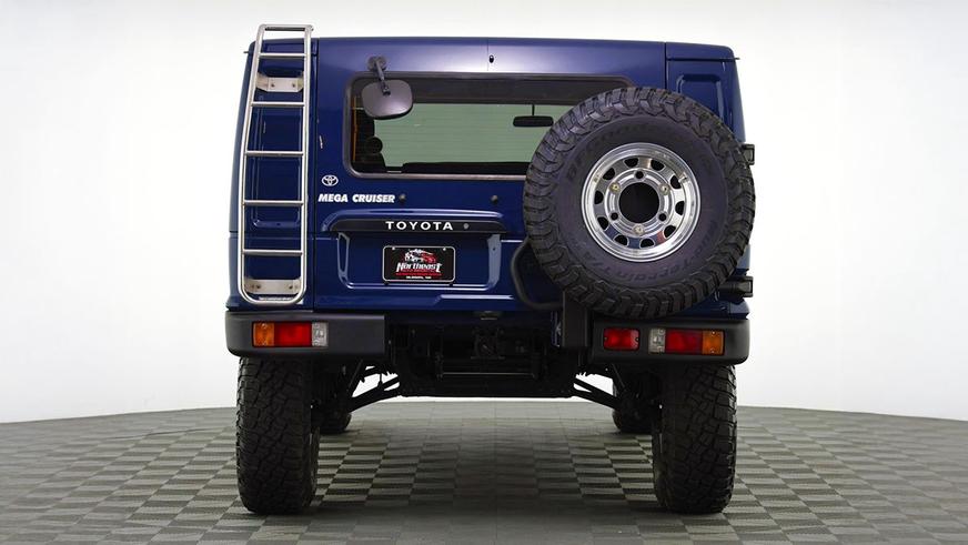 Редчайший Toyota Mega Cruiser не вызвал ажиотажа на аукционе