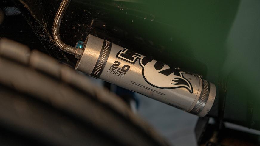 Старый Range Rover превратили в рестомод с мотором от Tesla