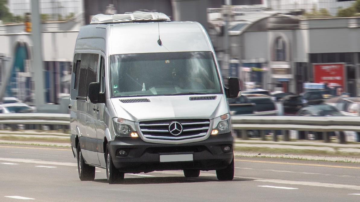 Рикки Мартин иығын жұлып алды Минет де люкс онлайн