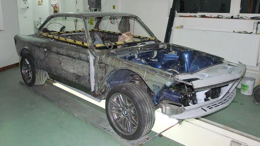 BMW M5 в кузове классического купе выставили на торги