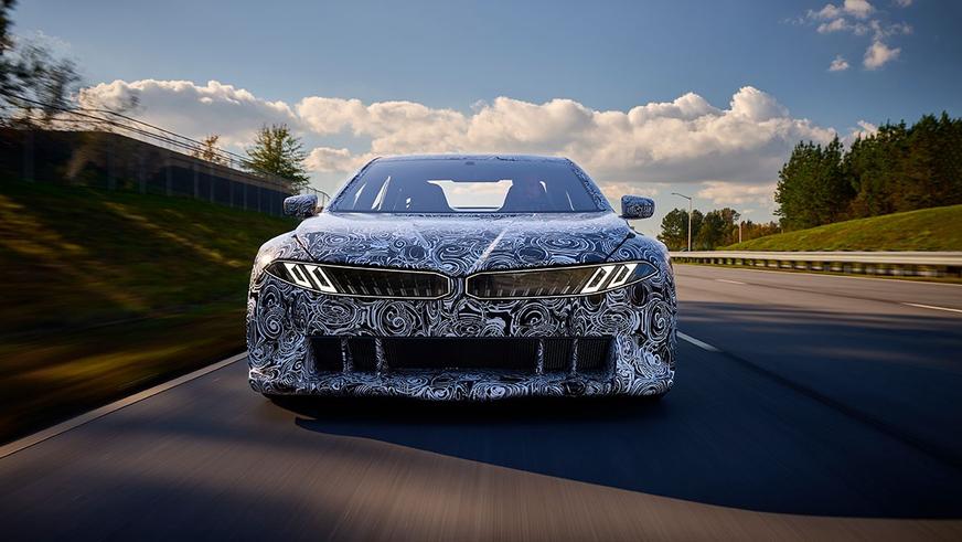 BMW показала драйверский электроседан с новым суперкомпьютером