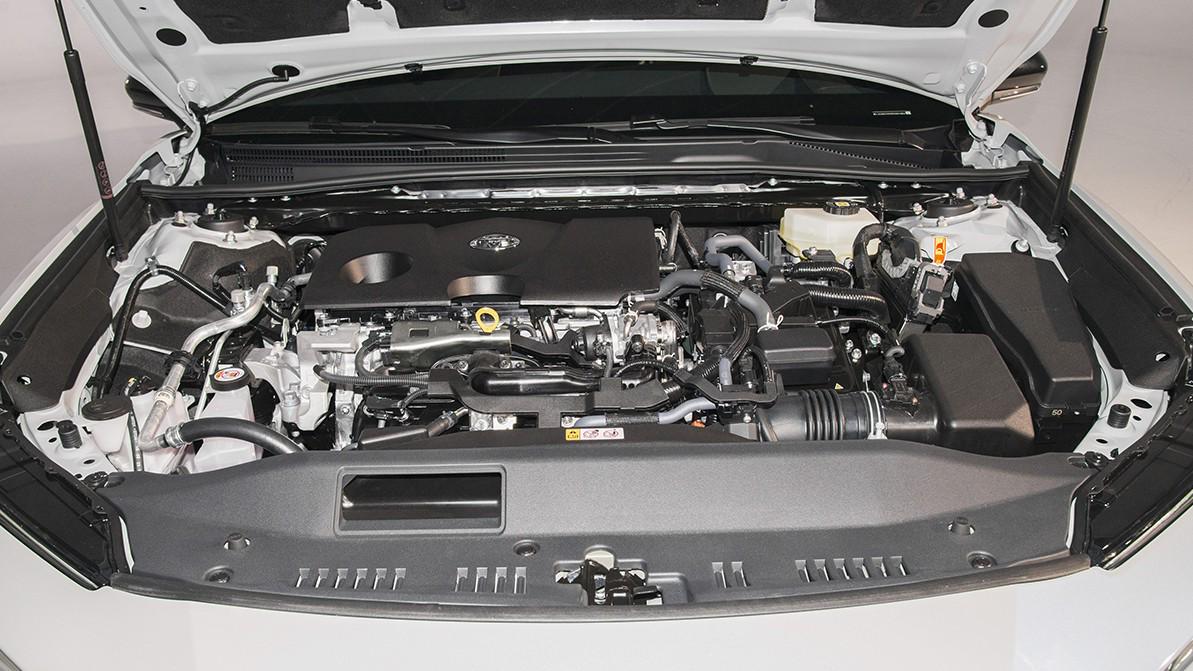 В Китае показали свою Toyota Camry с атмосферником и другим салоном