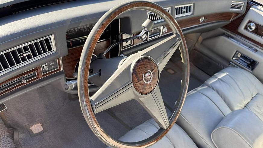 Раритетный Cadillac Fleetwood 1976 года выставлен на торги
