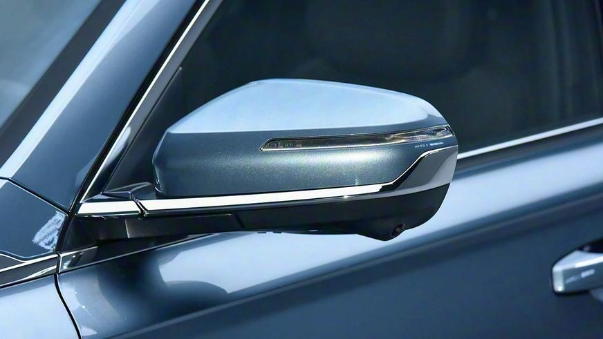 В Китае начались продажи обновлённых Geely Monjaro и Preface
