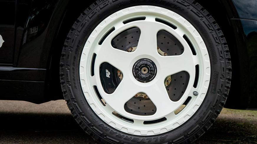 Porsche 911 превратили во внедорожный суперкар