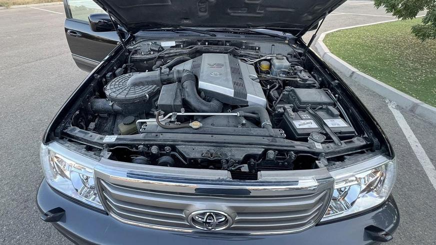 Land Cruiser 100 c мизерным пробегом продают на Kolesa.kz