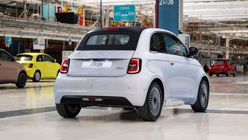 Сборку батарейного Fiat 500e приостановят — он никому не нужен