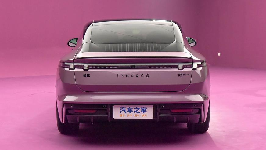 У электрического Lynk&Co Z10 появился гибридный близнец