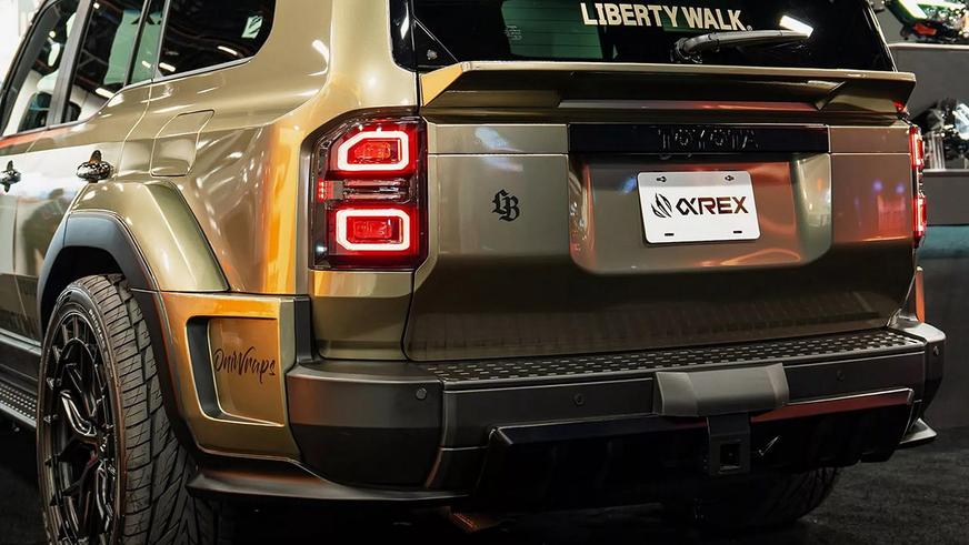 Тюнеры из Liberty Walks показали очень широкий Land Cruiser Prado