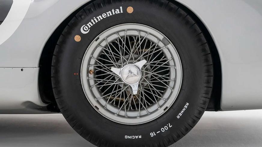 За рекордную сумму продали болид Формулы-1 Mercedes-Benz