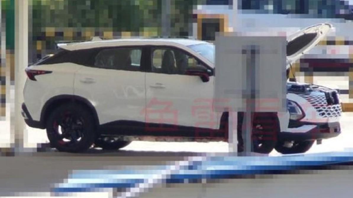 Линейку Omoda в России пополнит седан