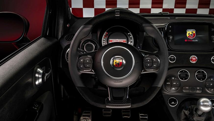 Юбилейный Abarth 695 75° Anniversario