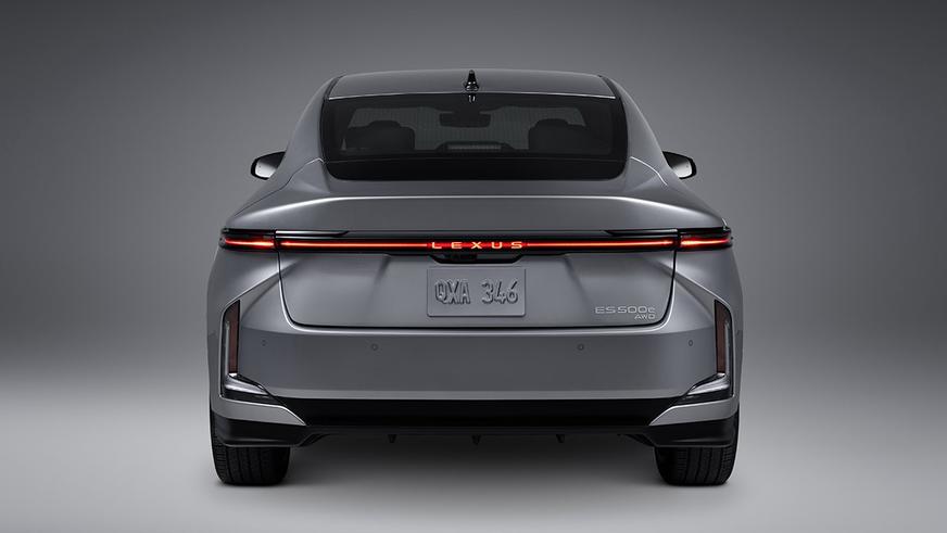 Новый Lexus ES. Теперь это и электромобиль тоже