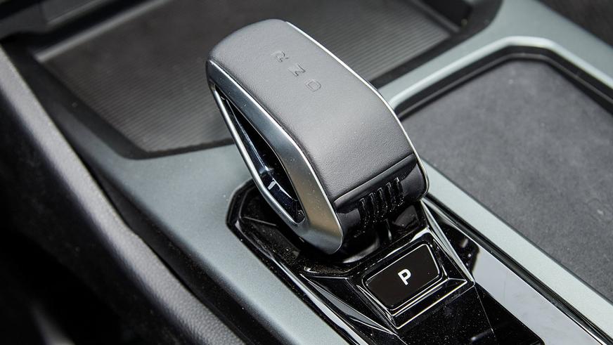 У Geely появился большой гибридный пикап