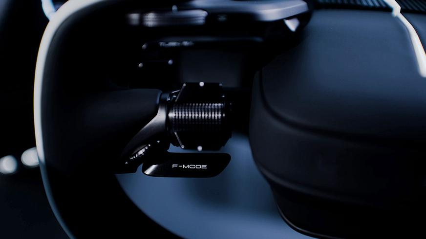 Toyota представила три суперкара: дорожный, гоночный и электрический