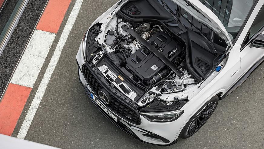 Кросс-купе Mercedes-Benz GLC получило сразу две версии от AMG