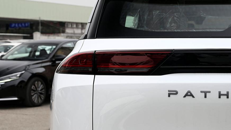 nissan-pathfinder-china-12