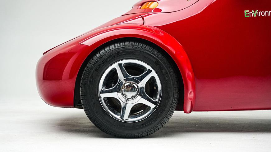 Крохотный и очень редкий электрокар ушёл с молотка