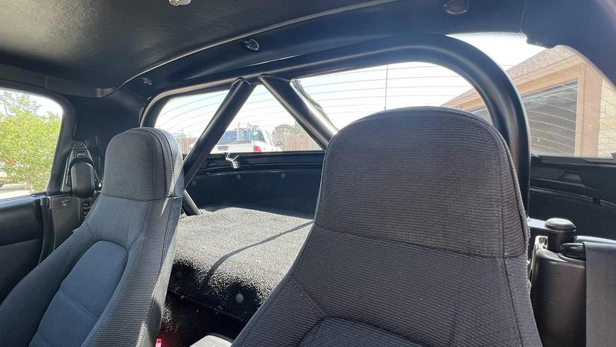 Родстер Mazda MX-5 подготовили к бездорожью и выставили на аукцион