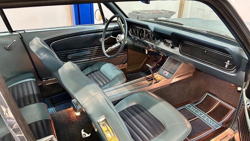 На торги выставили Ford Mustang, простоявший в гараже более 30 лет