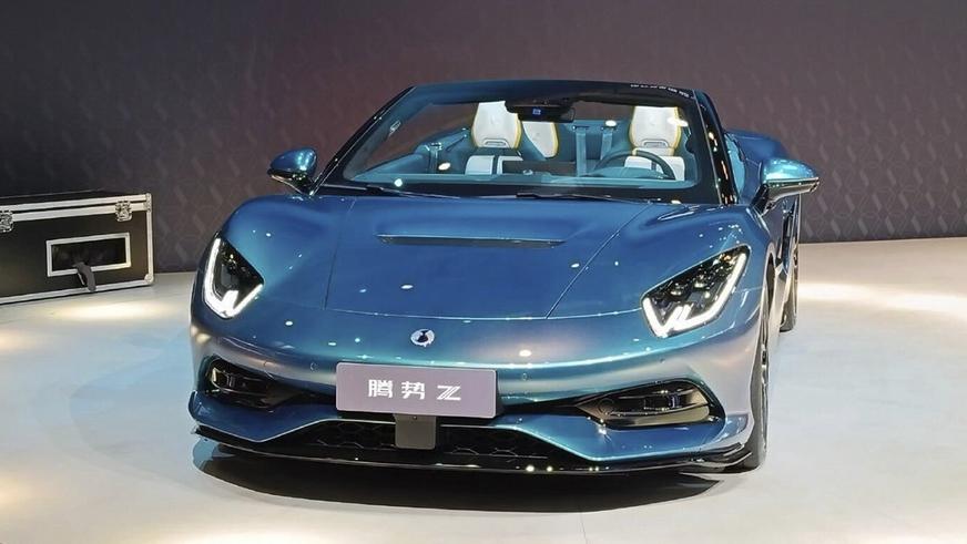 Denza показала открытый суперкар Z