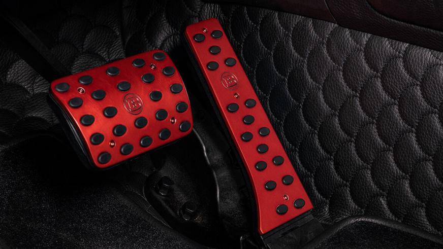 Brabus выставил на продажу 900-сильный пикап на базе «Гелендвагена»