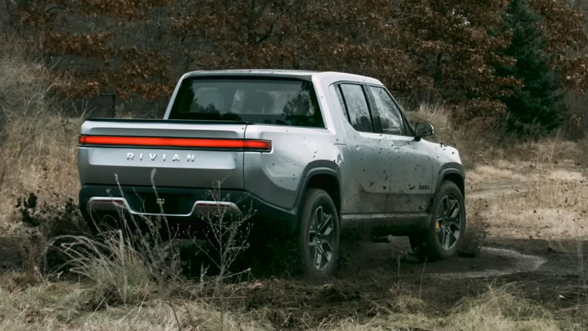 Почему в Rivian решили отказаться от танкового разворота