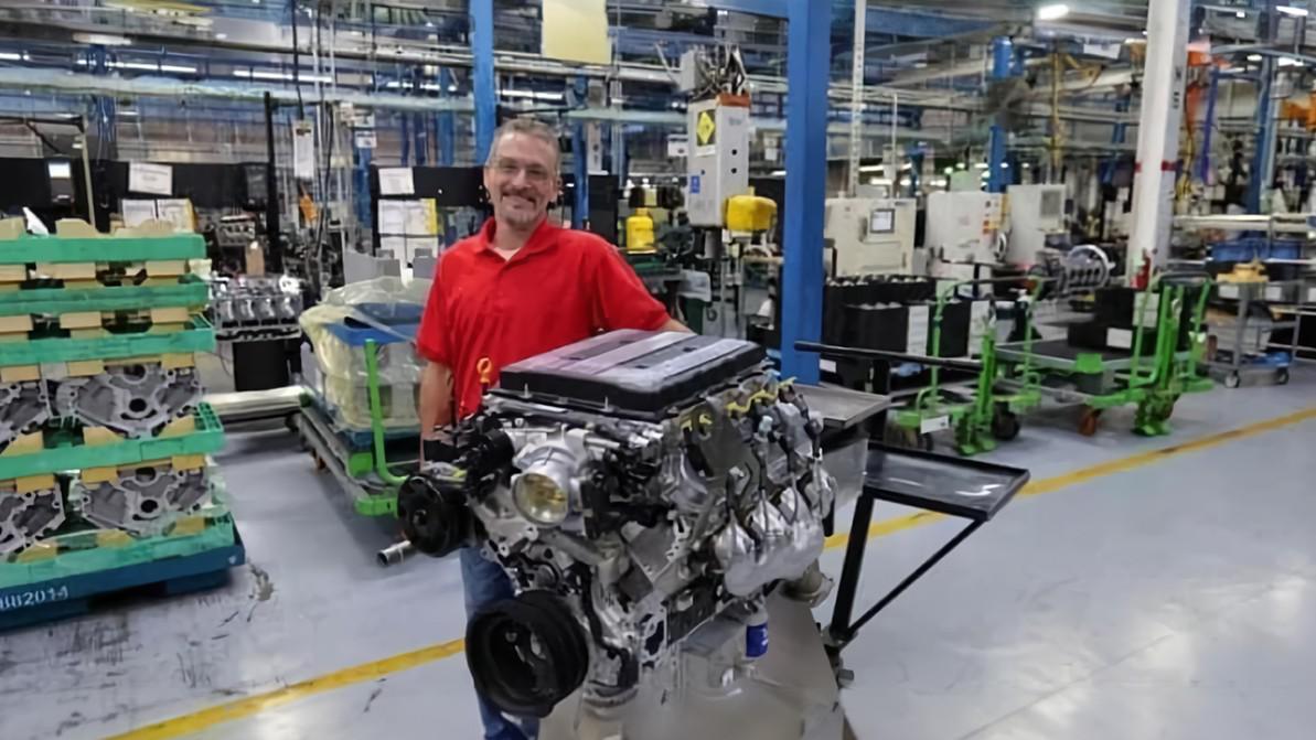 Собран последний в истории V8 для самого мощного Chevrolet Camaro