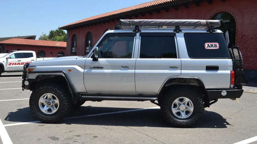 Очень дорогие автомобили с механикой на Kolesa.kz