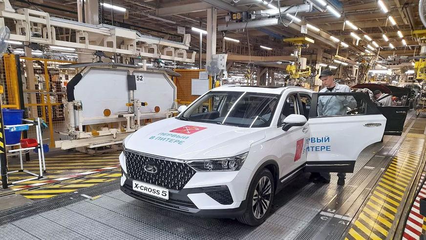 АВТОВАЗ запустил сборку Lada X-cross 5. Известна примерная цена
