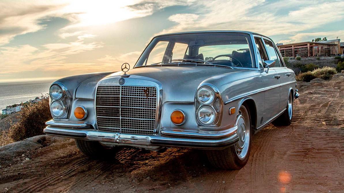 Mercedes-Benz 300 SEL из 1970-х оснастили мотором от Corvette