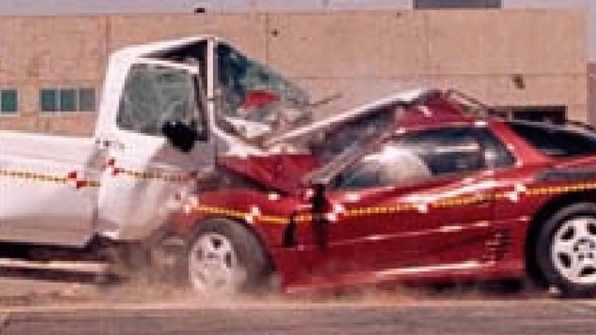 Краш-тест из 1990-х: Ford F-150 против Mitsubishi 3000GT